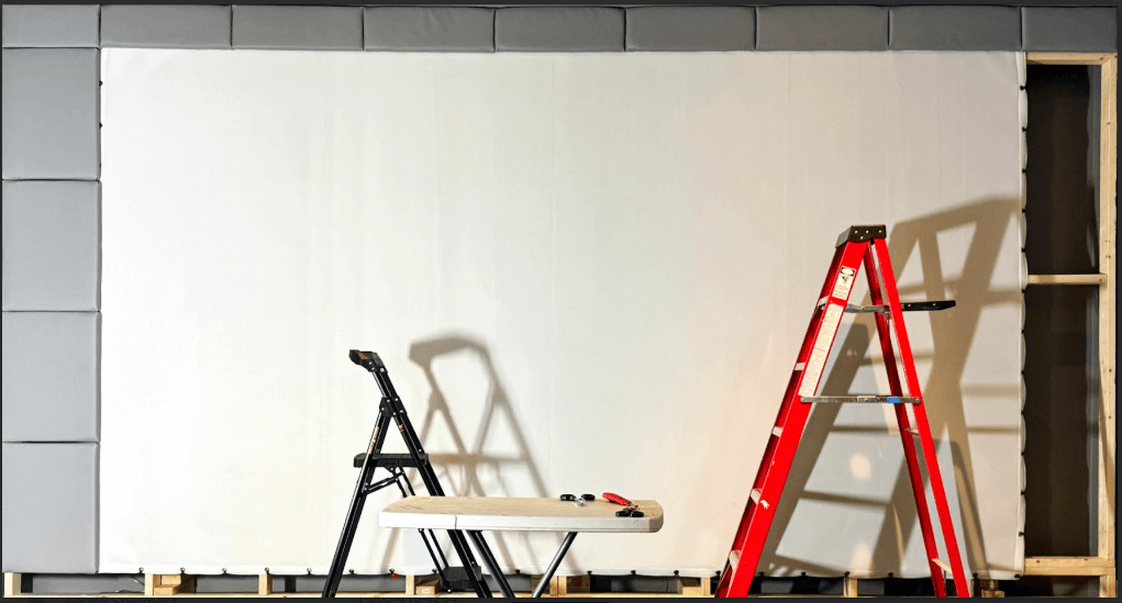 Golf sim screen with padded edges Golf sim screen with padded edges